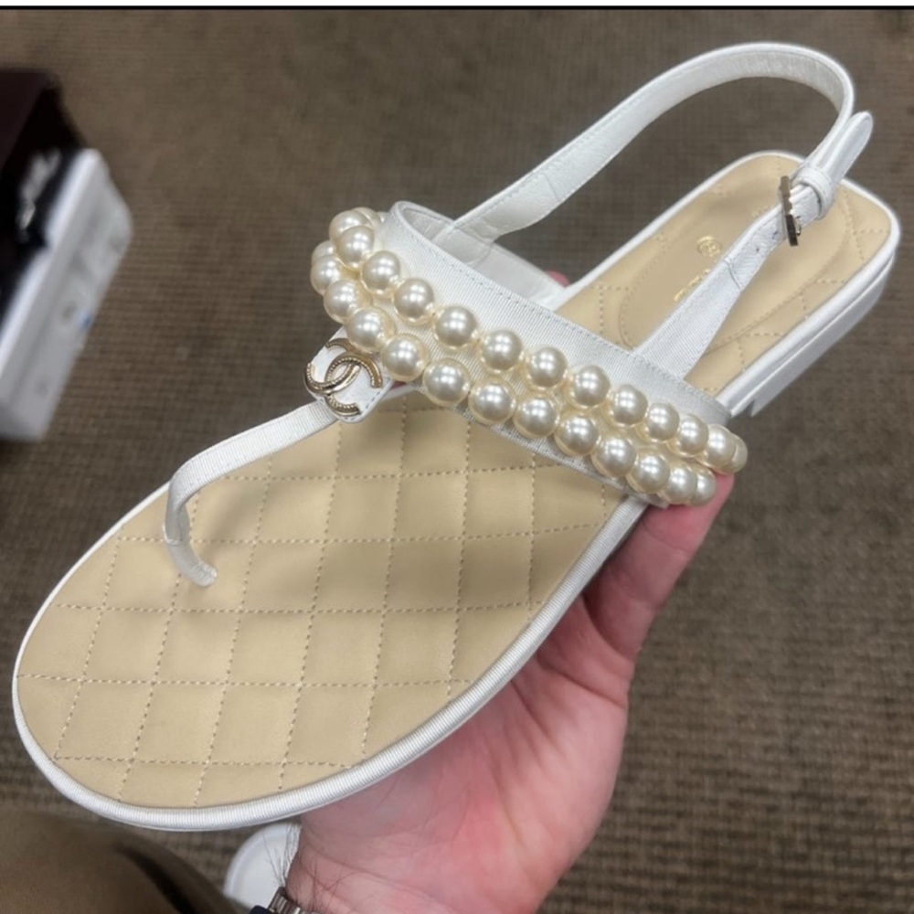 CHANEL Women's Cream Pearl Embellished Sandals 39.5 - Picture 2 of 4